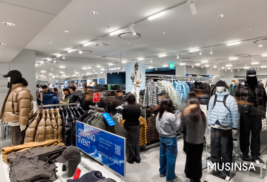 무신사스탠다드, 글로벌 매출 162% 증가... 연내 60호점 목표 27-Image